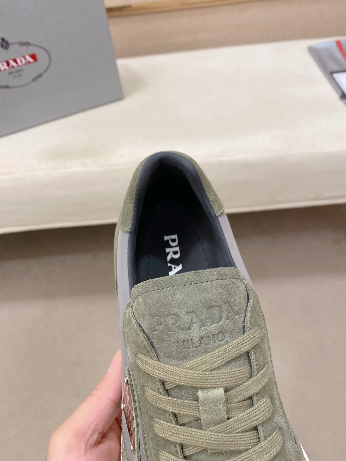 Men's Men's Shoes 💰 620💰 ✔️✔️✔️High version High-quality new PRADA (Prada) counters are launched simultaneously. The new men's shoes and 😘fabrics are selected from first-layer cowhide fabrics. Lining: Imported cowhide leather lining. 👍🏿High-end☄️Open-molded non-slip rubber outsole, exquisite lines, simple and elegant, comfortable and high-end for leisure travel. Code number: 38 to 45